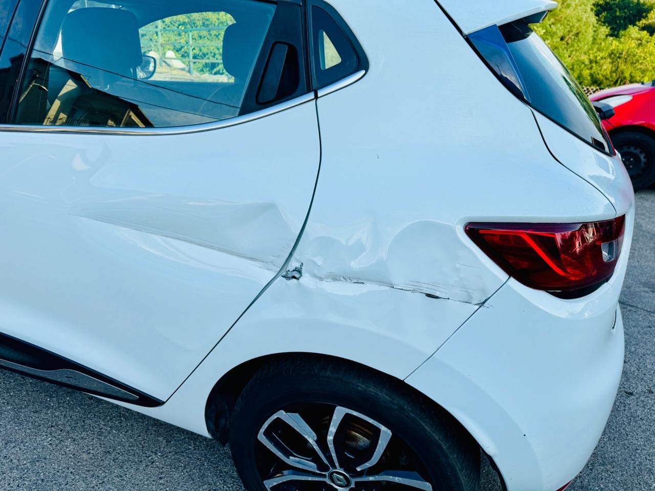 Renault Clio dCi 8V 75 CV 5 porte Moschino Intens N1 Autocarro