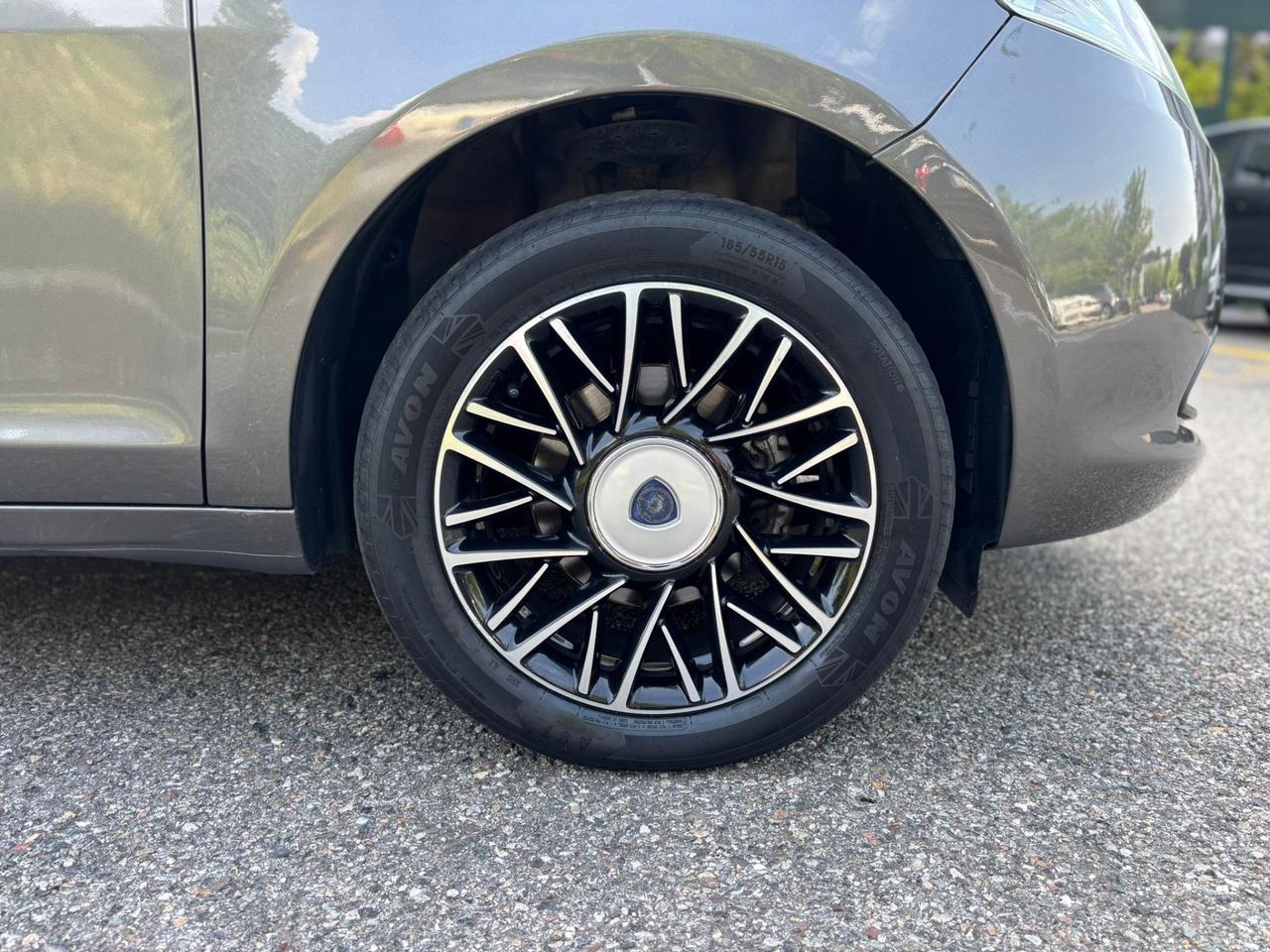 Lancia Ypsilon 1.2 69 CV 5 porte Platinum
