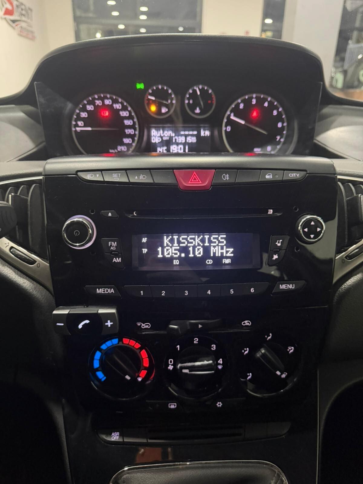 Lancia Ypsilon 1.2 69 CV 5 porte Gold