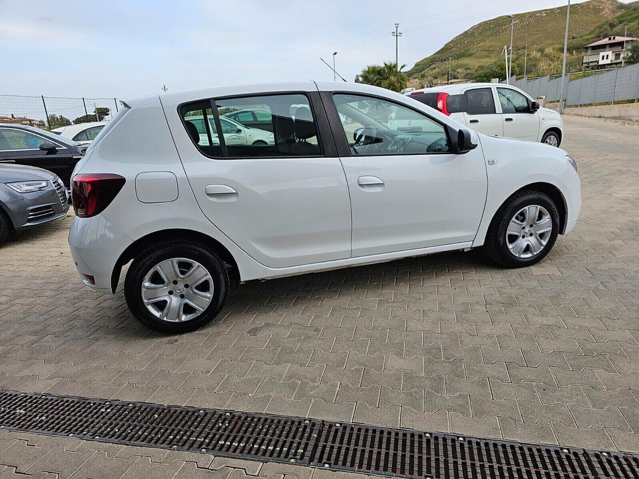 DACIA SANDERO 1.5 75CV 12/2019 PER NEOPATENTATI