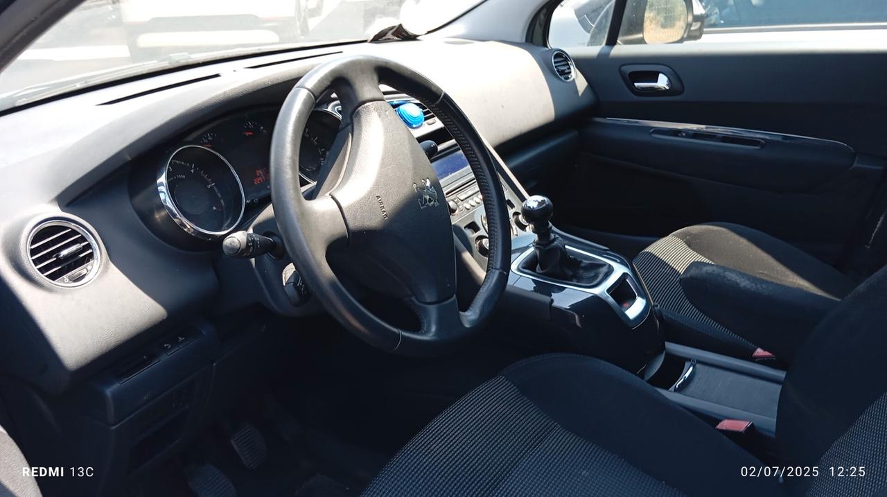 Peugeot 5008 1.6 HDi 112CV Active