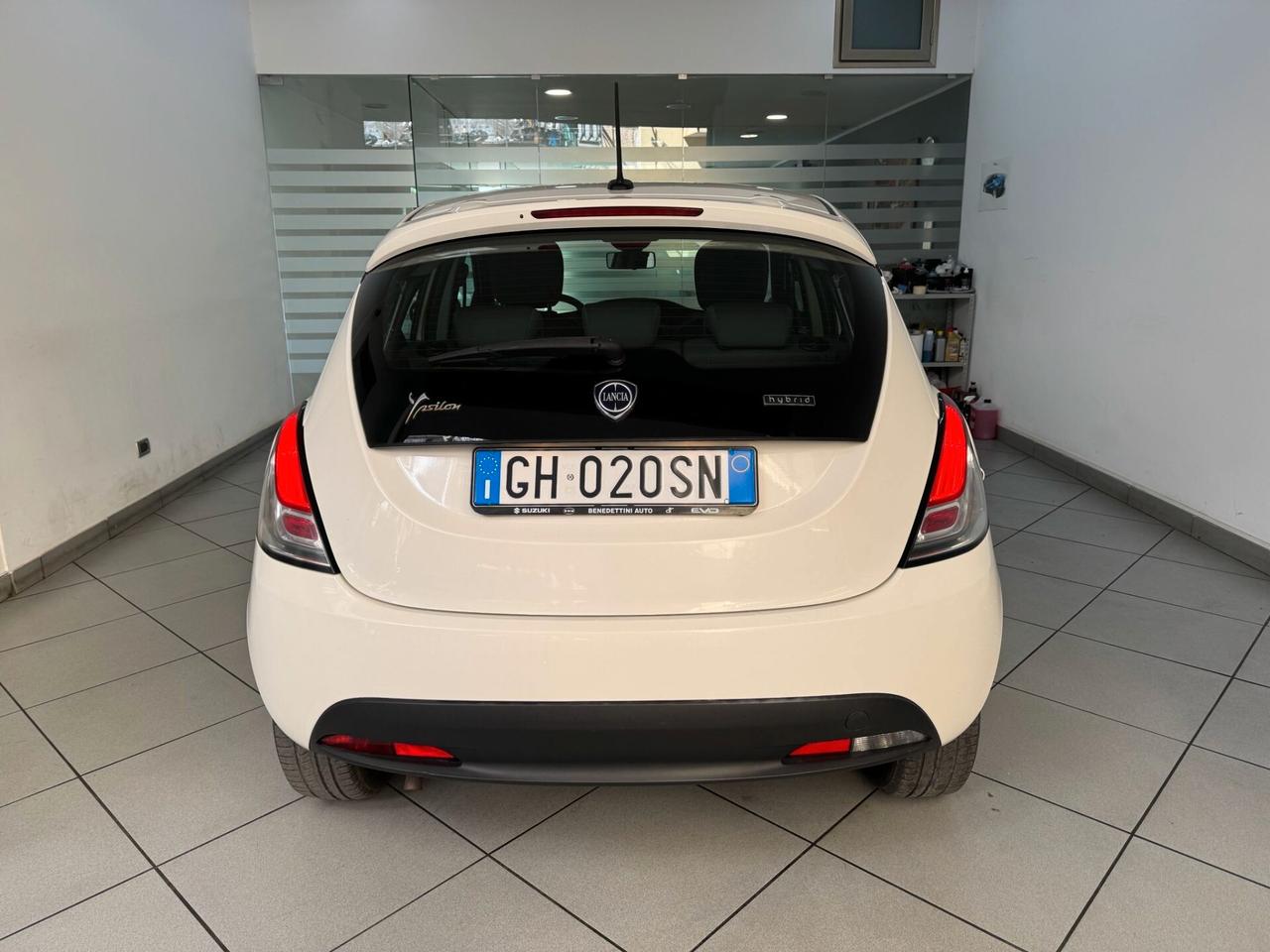 Lancia Ypsilon 1.0 FireFly 5 porte S&S Hybrid Ecochic Silver 2022