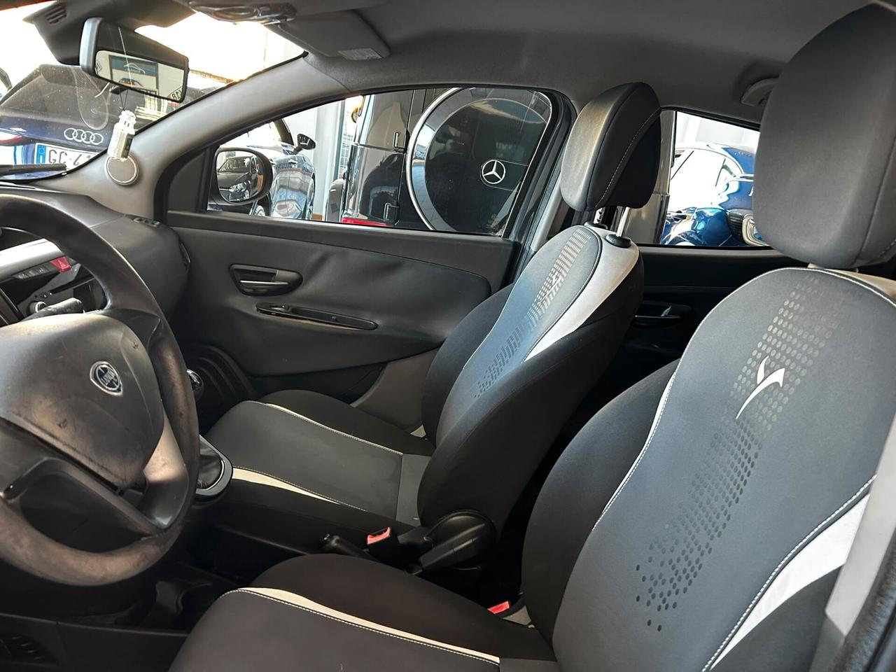 Lancia Ypsilon 0.9 TwinAir X NEOPATENTATI 2014