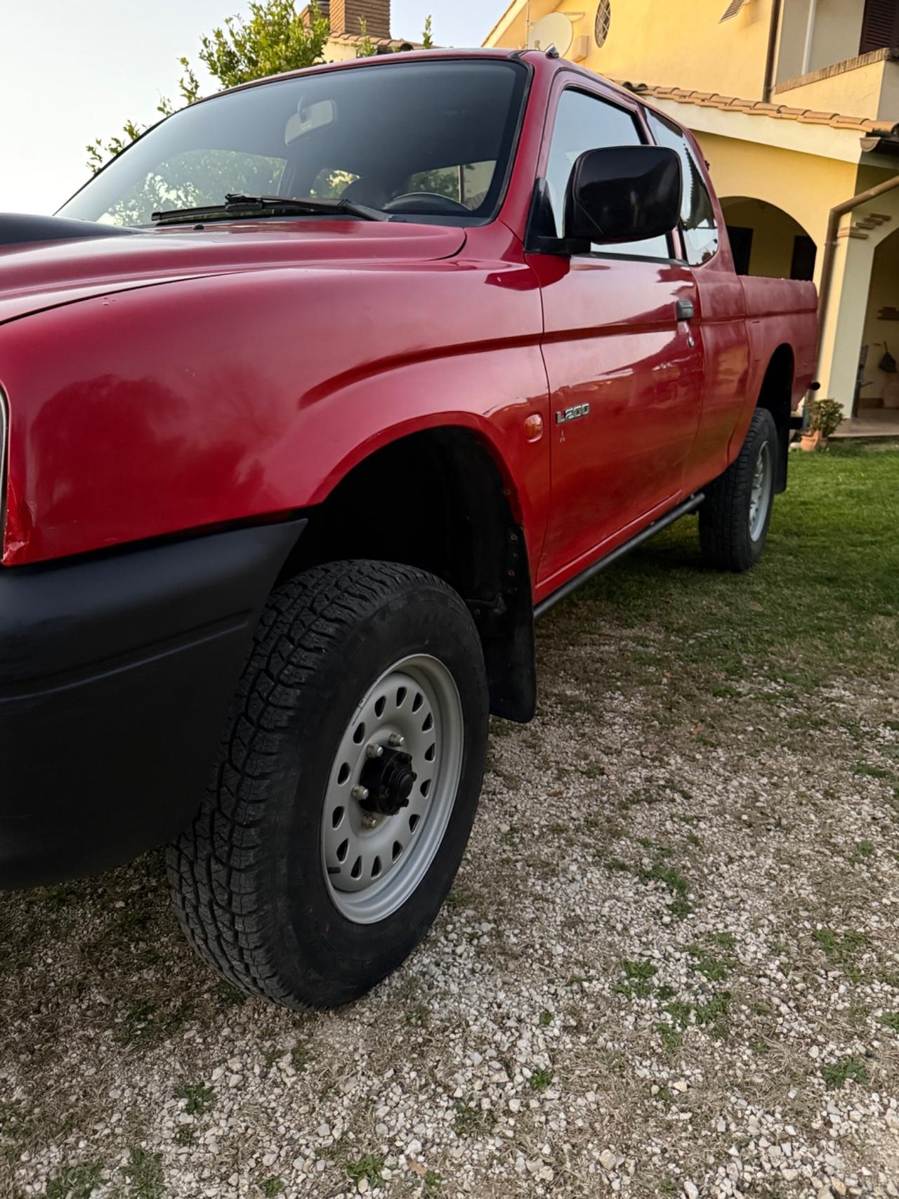 Mitsubishi L200 2.5 TDI 4WD Club Cab Pup. GLS Targ.