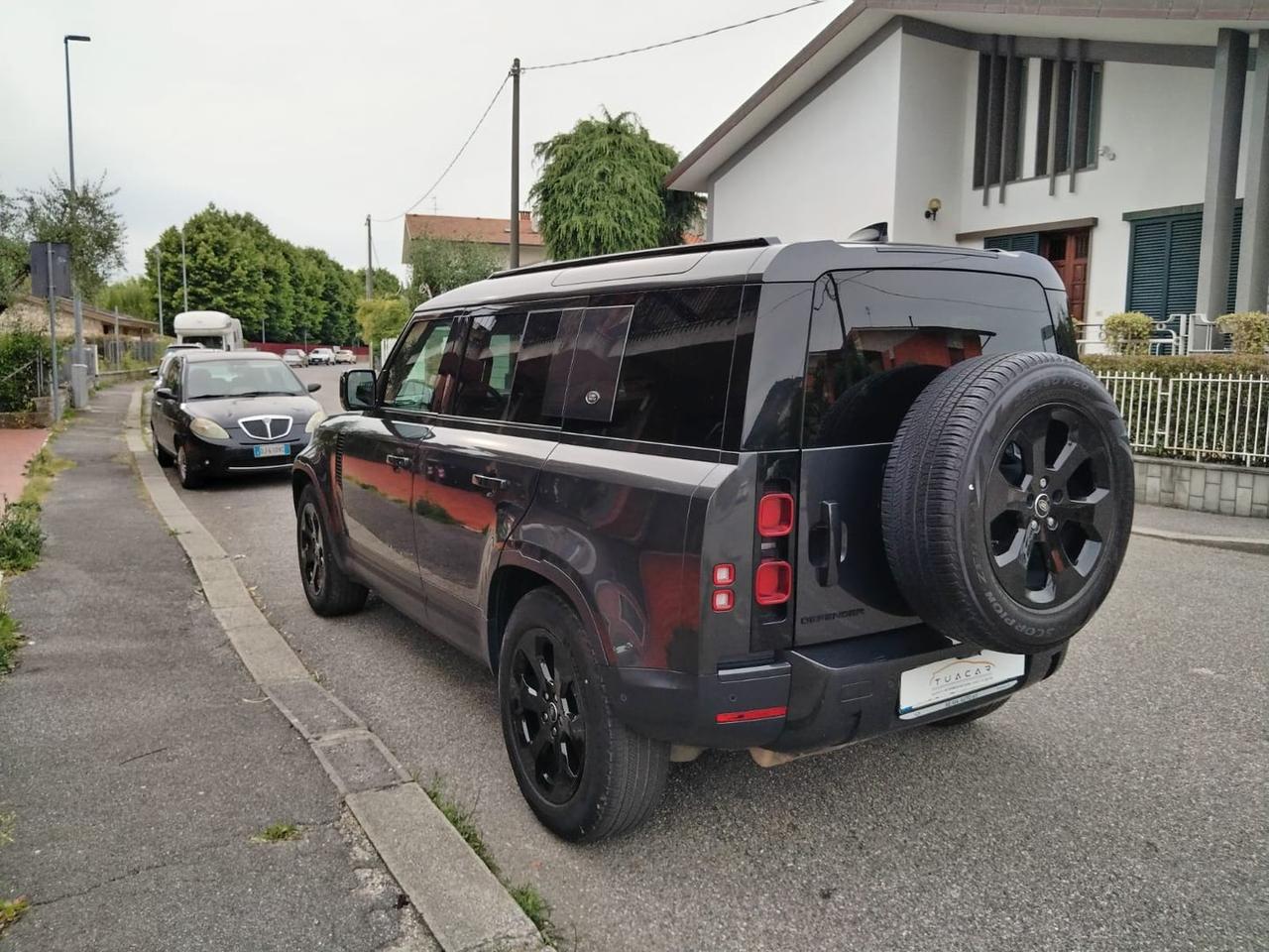 Land Rover Defender SE D 200 MHEV
