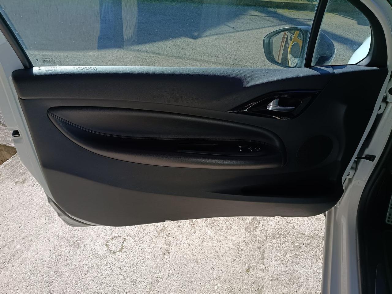 DS DS3 Sport Chic 1.6 Blue HDi 100 #9596