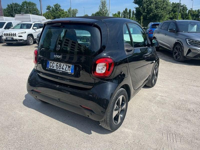 smart fortwo EQ Berlin Black Passion