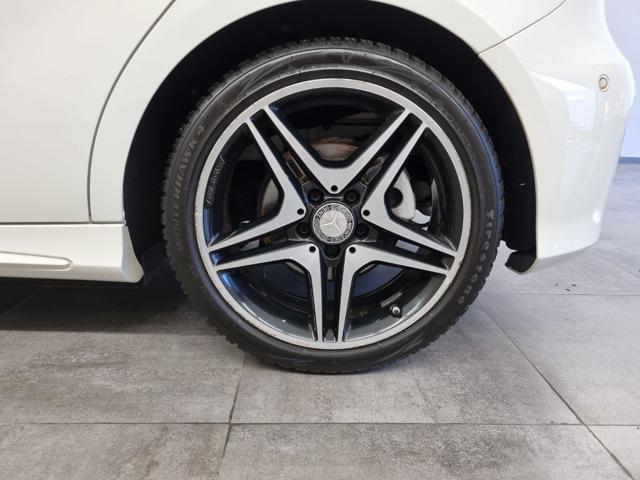 MERCEDES-BENZ A 180 Premium