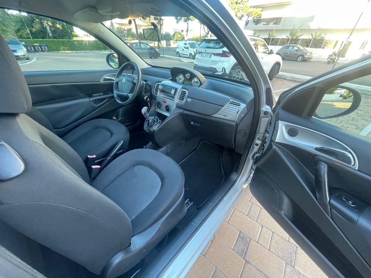 Lancia Ypsilon 1.4 Unyca Ecochic GPL 77 cv