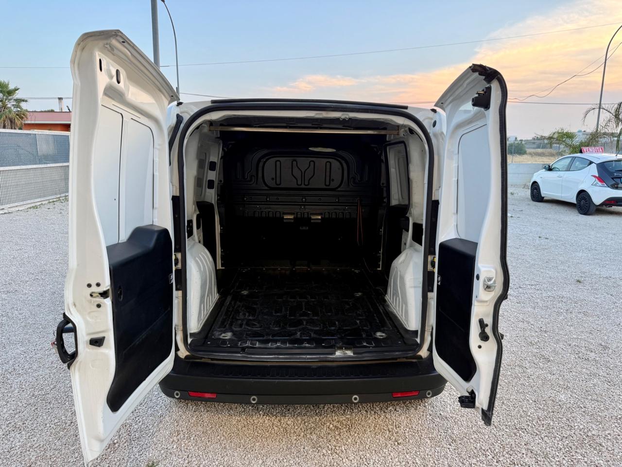 Fiat Doblo 1.3 MJT Cargo Lamierato SX 3 Posti Autocarro