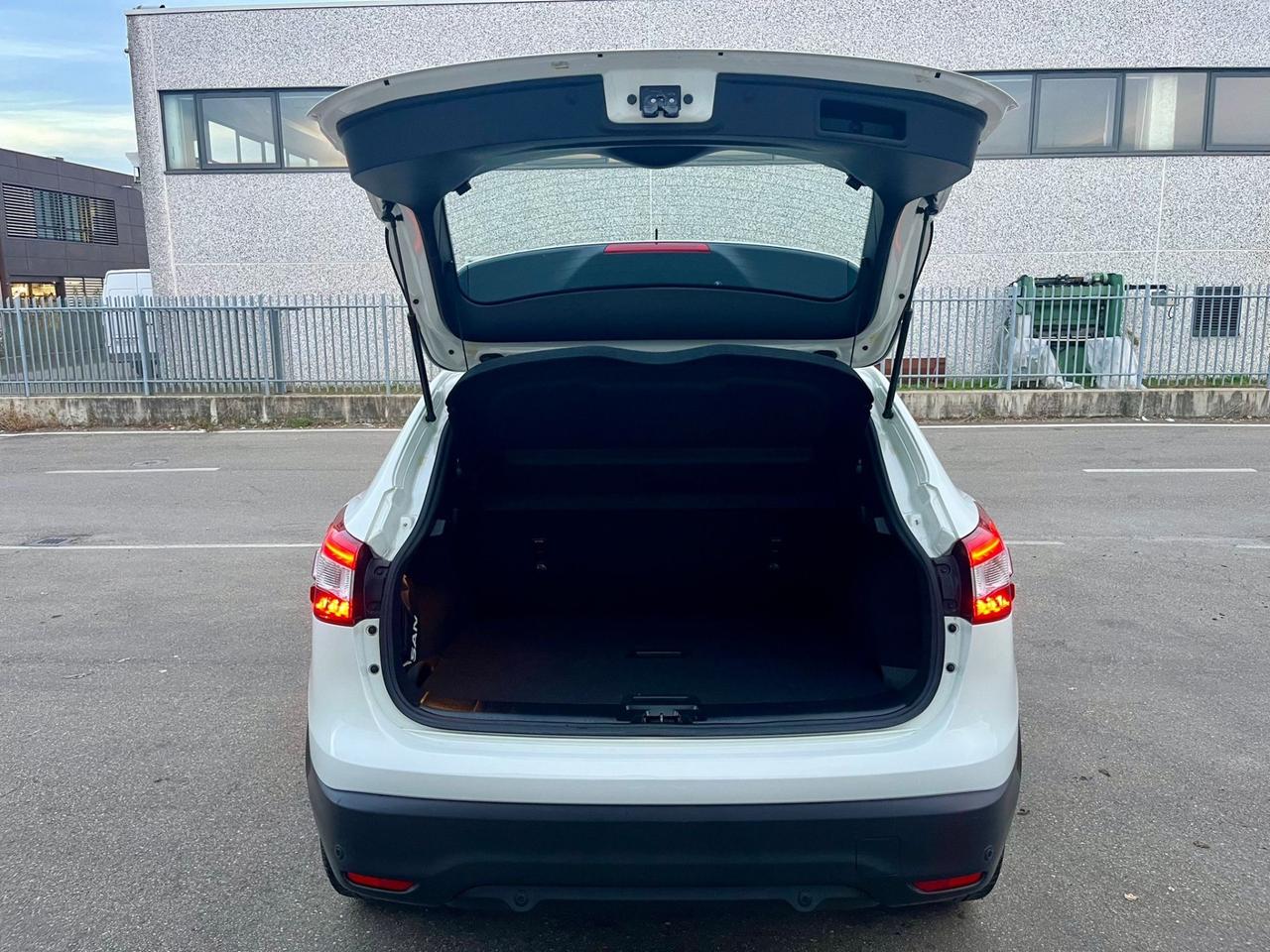 Nissan Qashqai 1.2benz 2015 106.000km perfetta