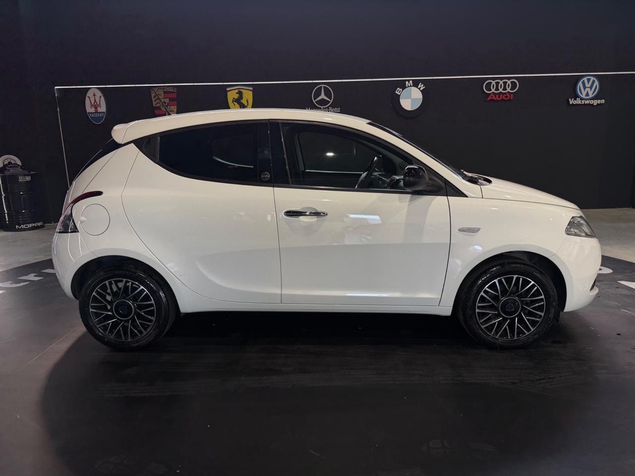 Lancia Ypsilon 1.0 FireFly 5 porte S&S Hybrid Ecochic Gold
