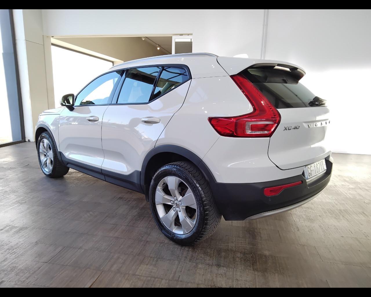 VOLVO XC40 - XC40 2.0 d3 Momentum Pro auto my21