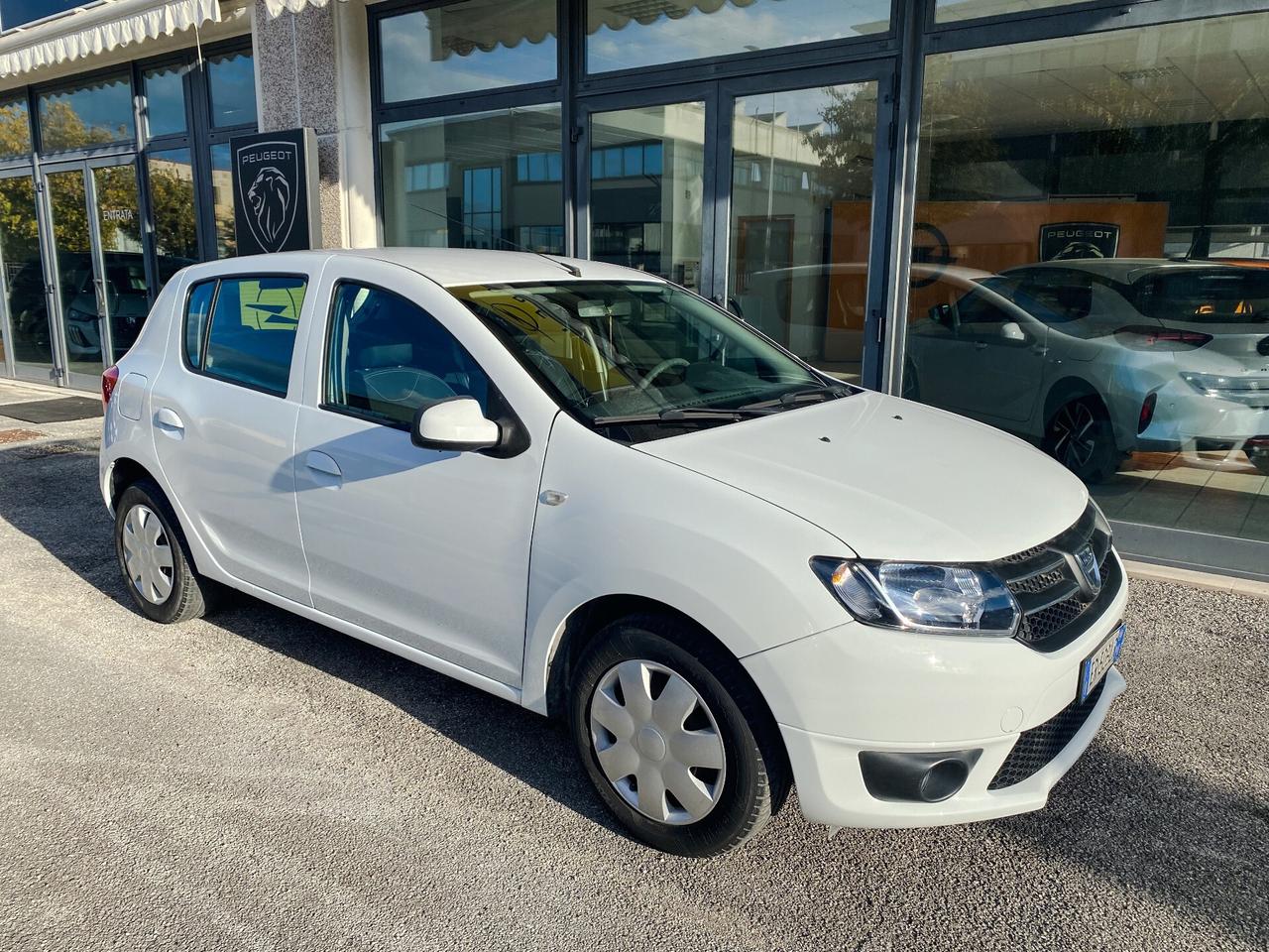 Dacia Sandero 1.2 GPL - 2013