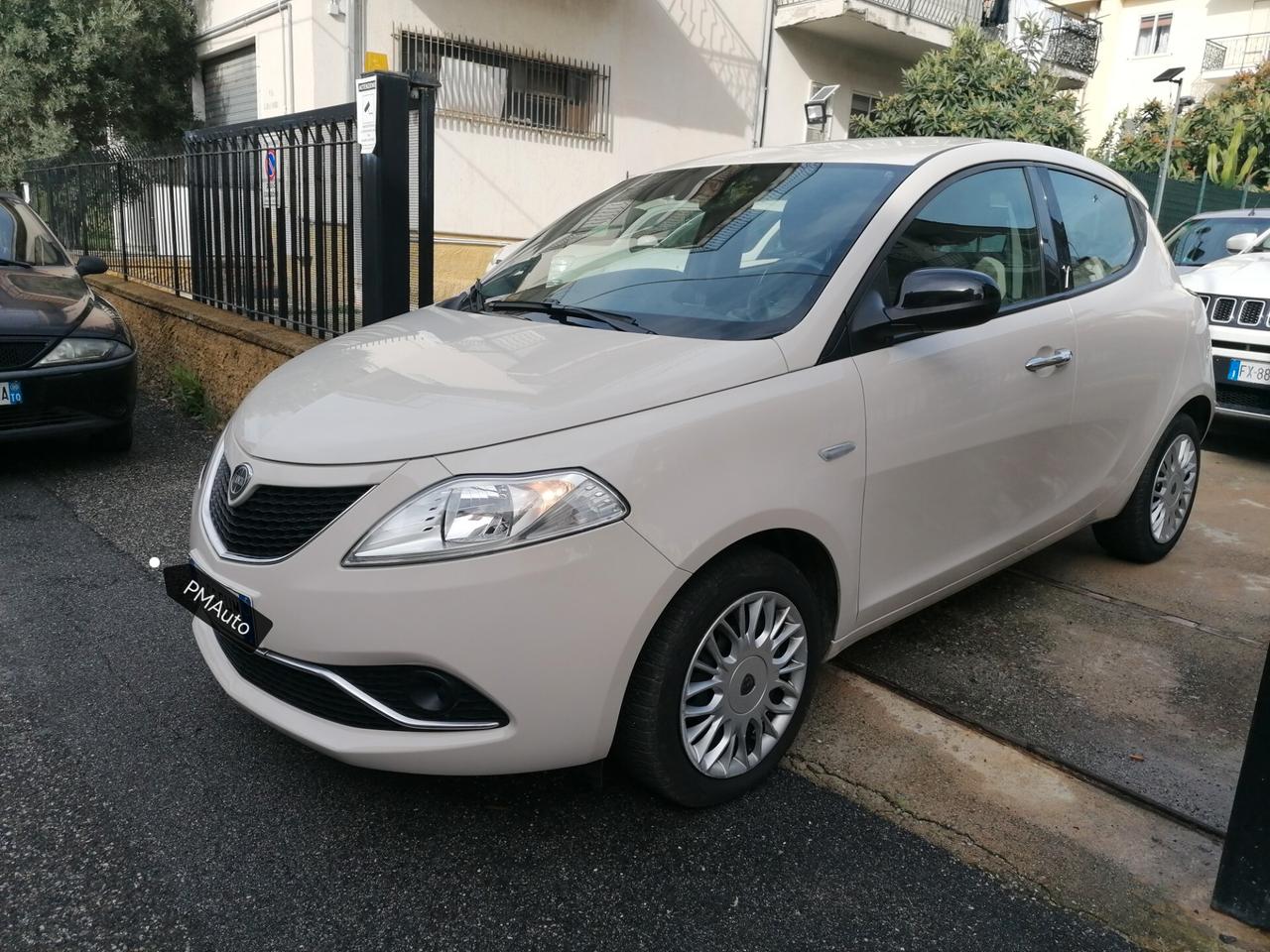 Lancia Ypsilon 1.2 69 CV 5 porte GPL Ecochic Gold