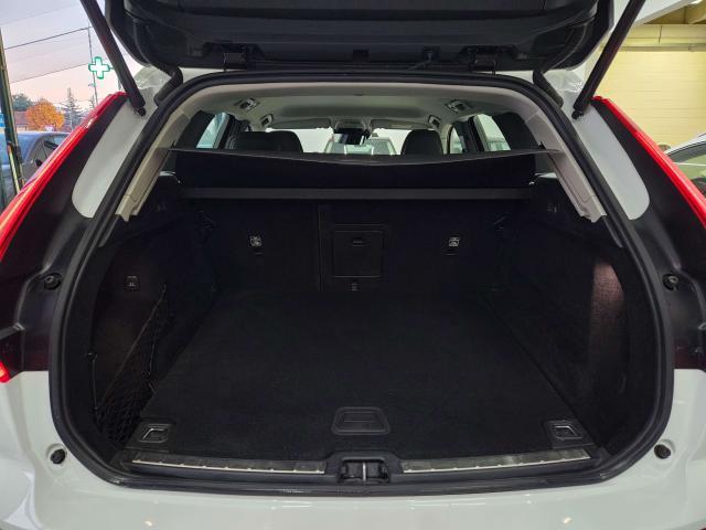 Volvo XC60 XC60 II 2018 2.0 b4 Momentum Pro awd auto