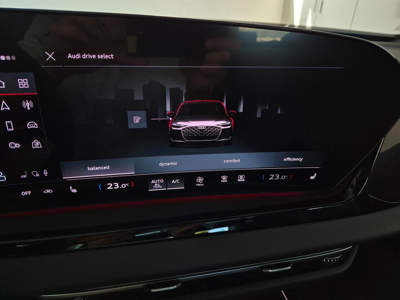 Audi A6 AVANT *NEW GENERETION* S LINE EDITION TDI S-TRONIC TETTO MATRIX DISPLAY PASS. 360° AUTO UFFICIALE AUDI 1 PROPRIETARIO