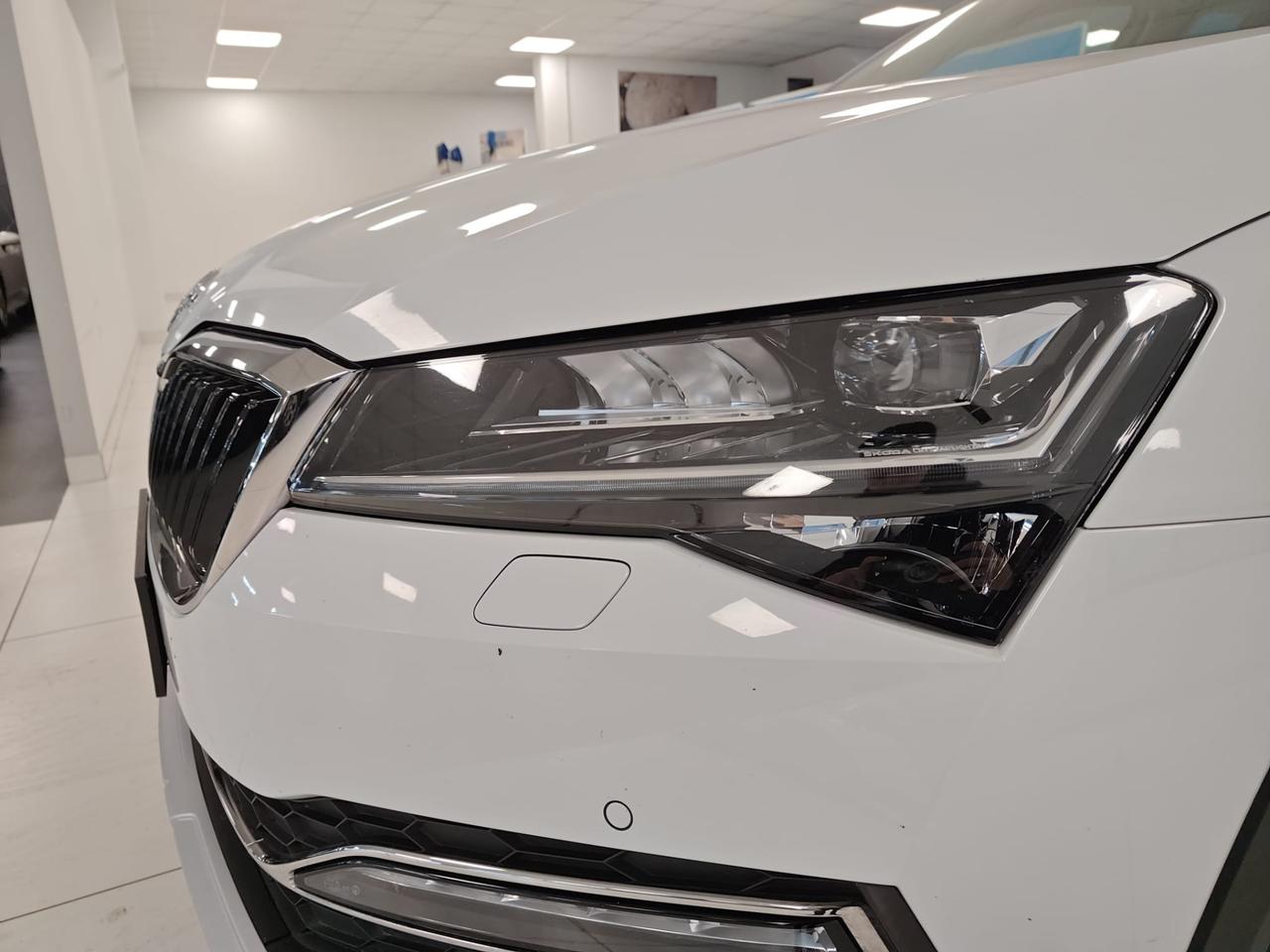 SKODA Superb Wagon 2.0 tdi Scout 4x4 190cv