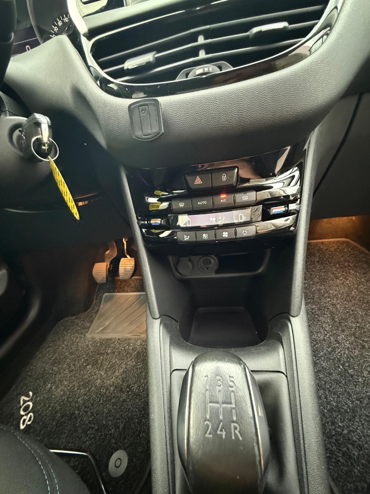 Peugeot 208 1.4 HDi 68 CV 5 porte Access