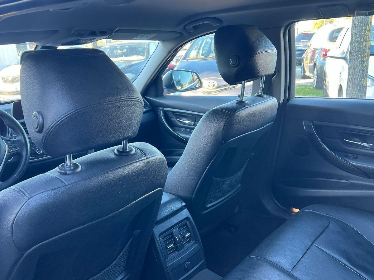 BMW - Serie 3 Touring - 318d Modern