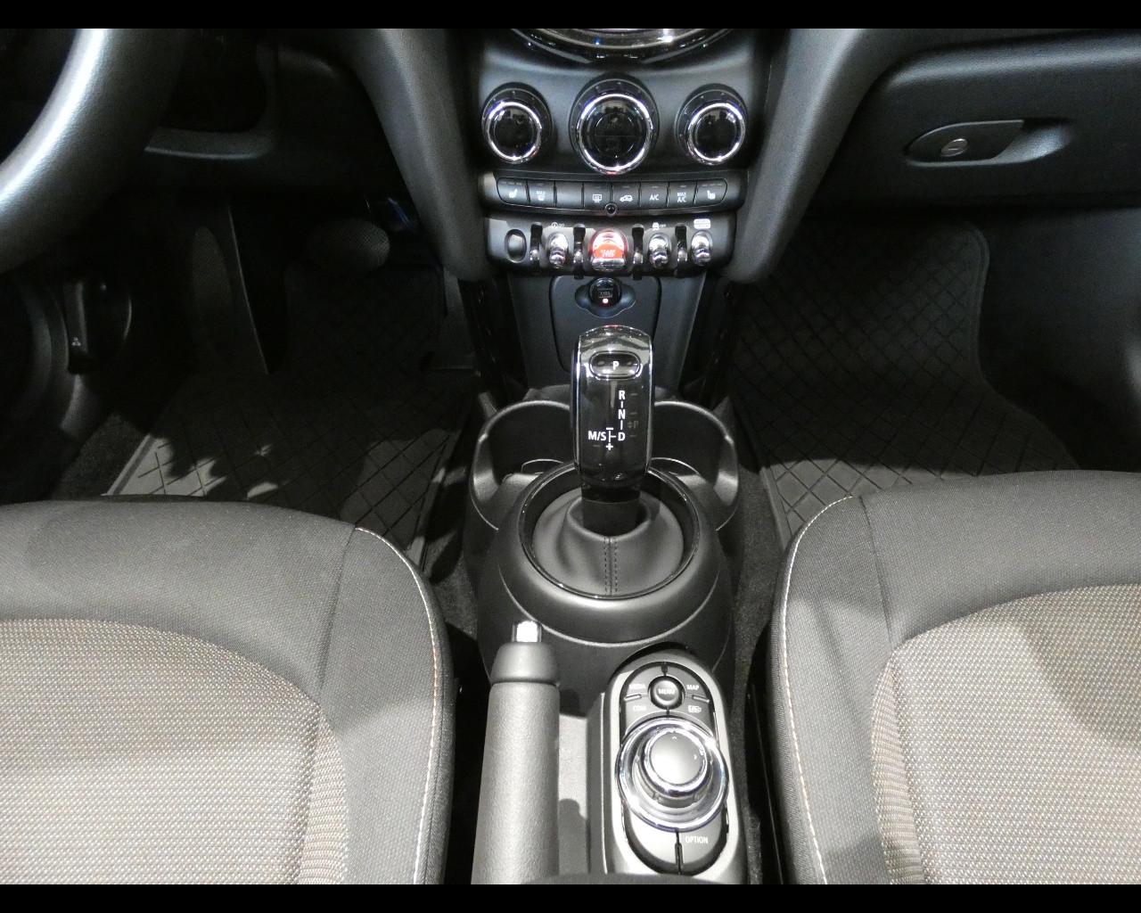 MINI Mini Cabrio (F57) - Mini 1.5 Cooper Classic Cabrio