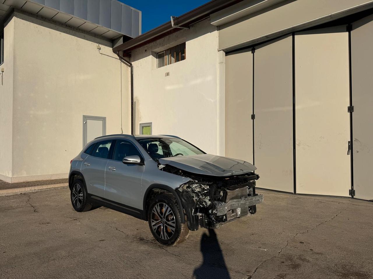Mercedes-Benz GLA 250 e phev auto INCIDENTATA