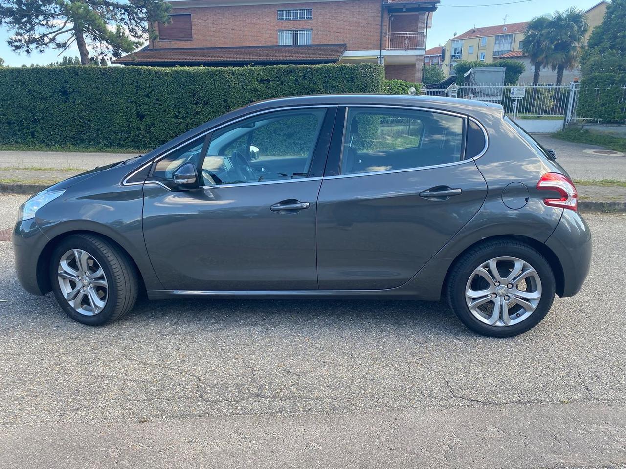 Peugeot 208 Active 1.4 HDI FAP 68 #6385
