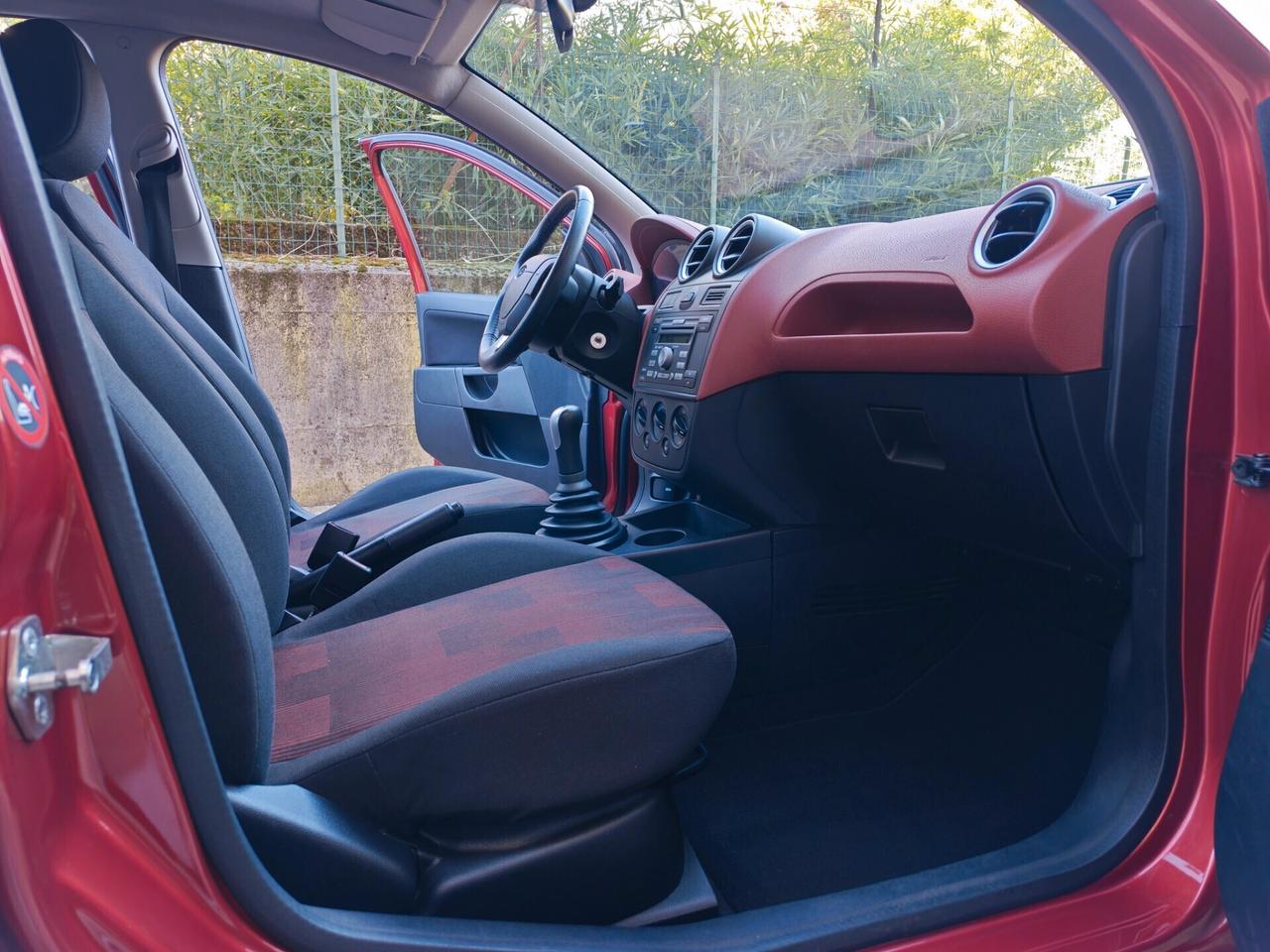 Ford Fiesta 1.2 BENZINA 75cv / 50.000km / Unipro