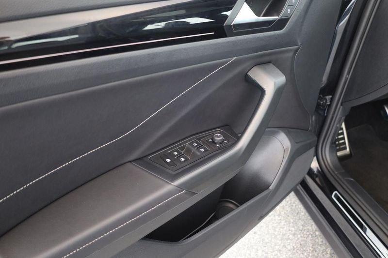 Volkswagen T-Roc 2.0 TDI SCR 150 CV DSG 4MOTION R-Line Led Tetto Camera Navi 19"