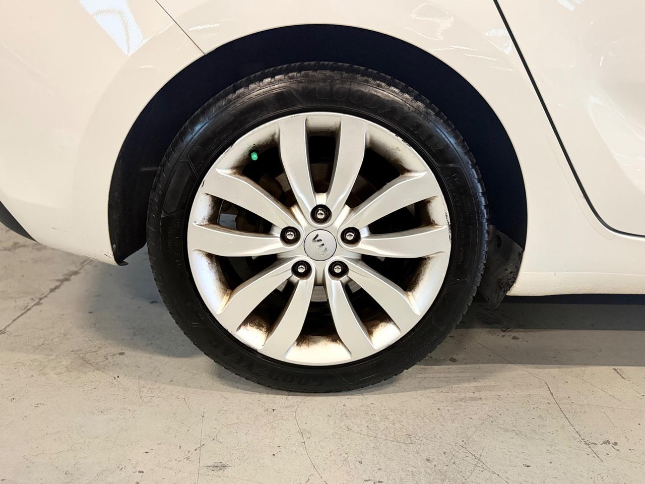 Kia Carens 1.7 CRDi 115 CV Class 7 POSTI NEOPATENTATI