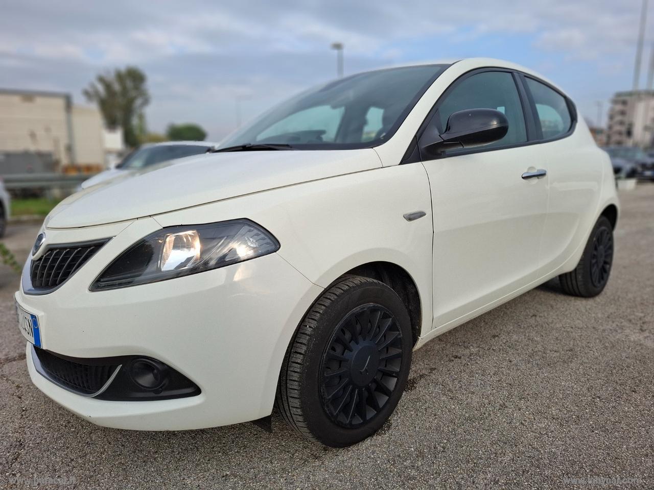 LANCIA Ypsilon 1.0 FireFly 5p.S&S Hybrid Silver