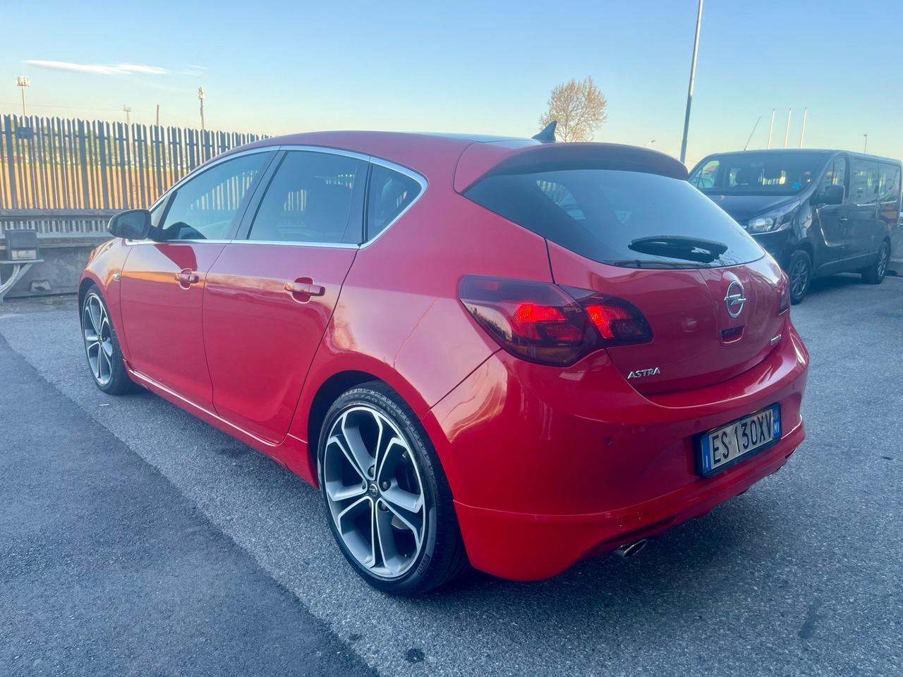 Opel Astra 2.0 BiTurbo CDTI 195CV S&S 5 porte