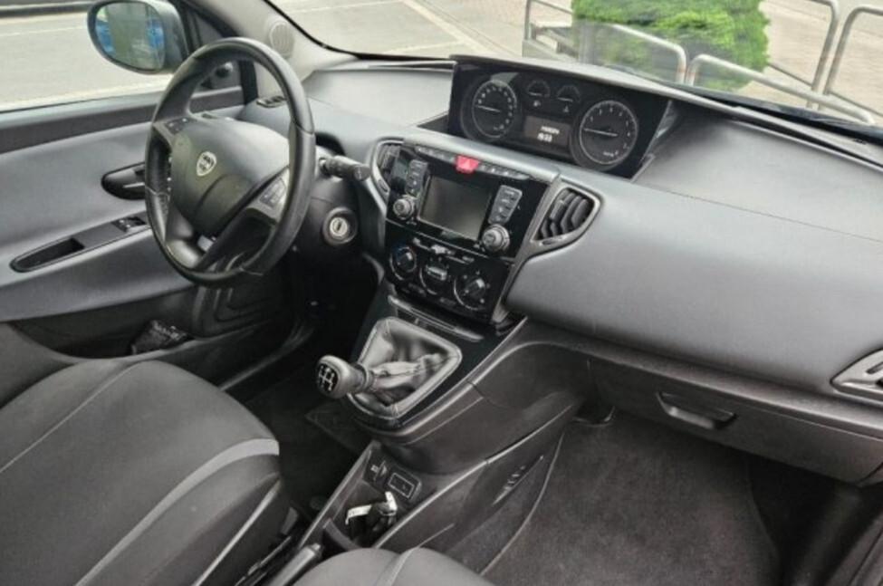 Lancia Ypsilon 1.2 69CV 5P GPL ELEFANTINO
