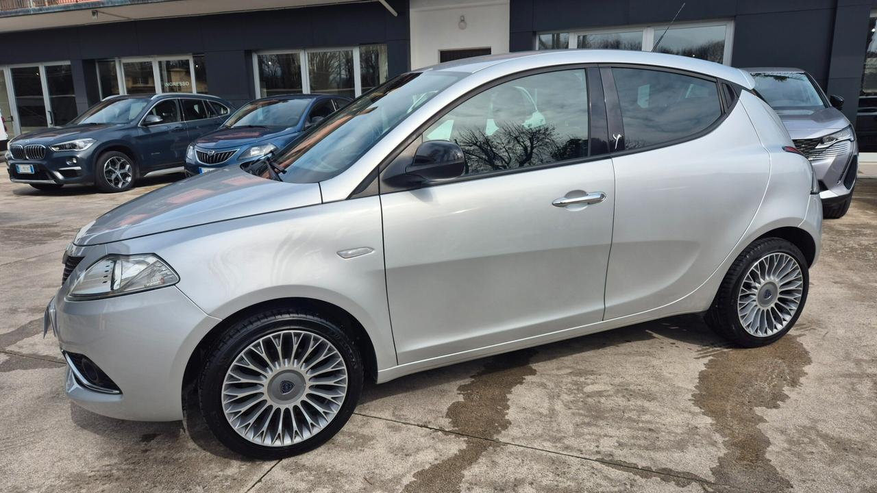 Lancia Ypsilon 1.2 69 CV 5 porte Gold