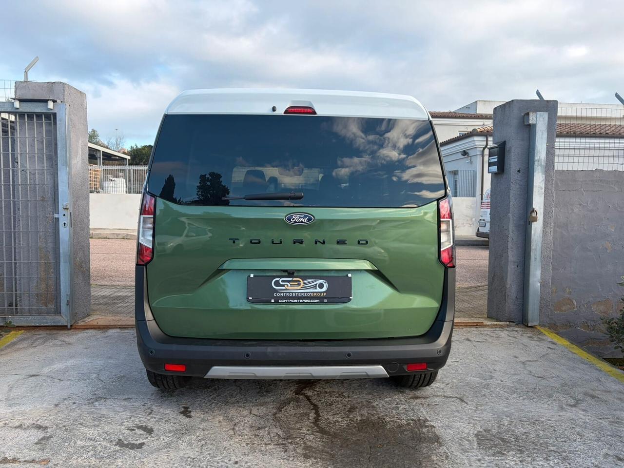 Ford Tourneo Courier FULL