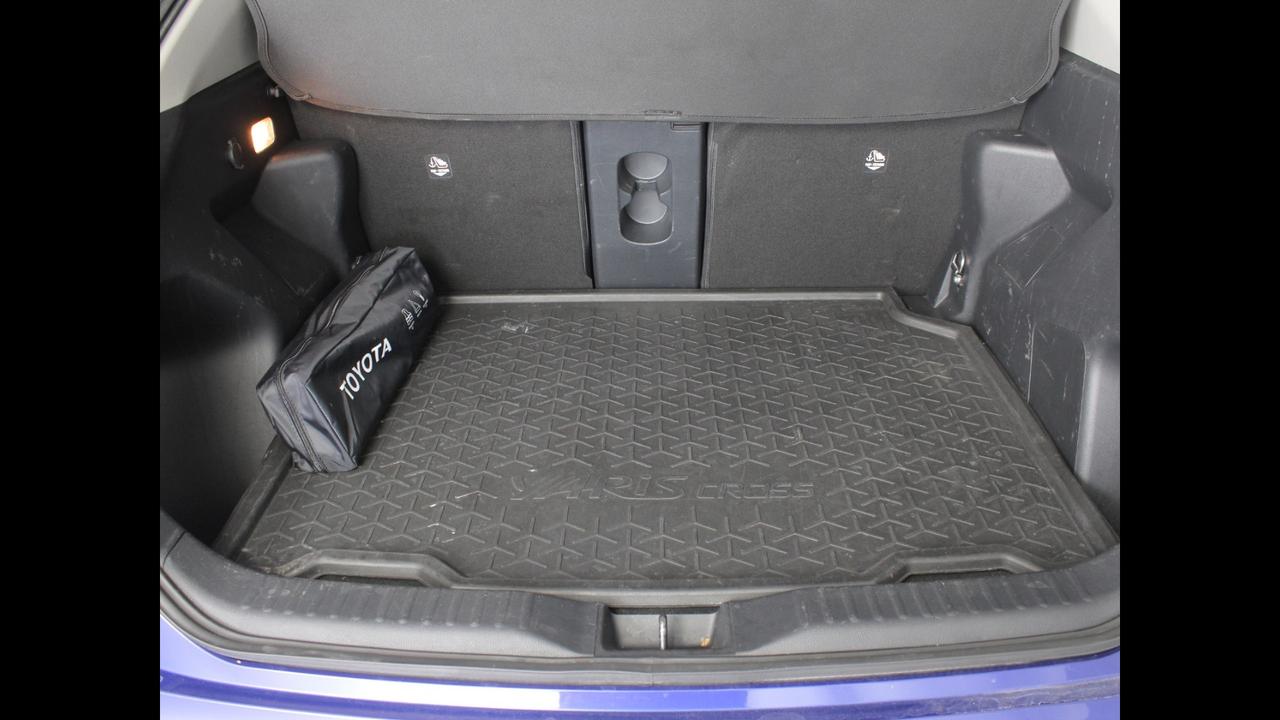 TOYOTA Yaris Cross - Yaris Cross 1.5h Lounge fwd 116cv e-cvt