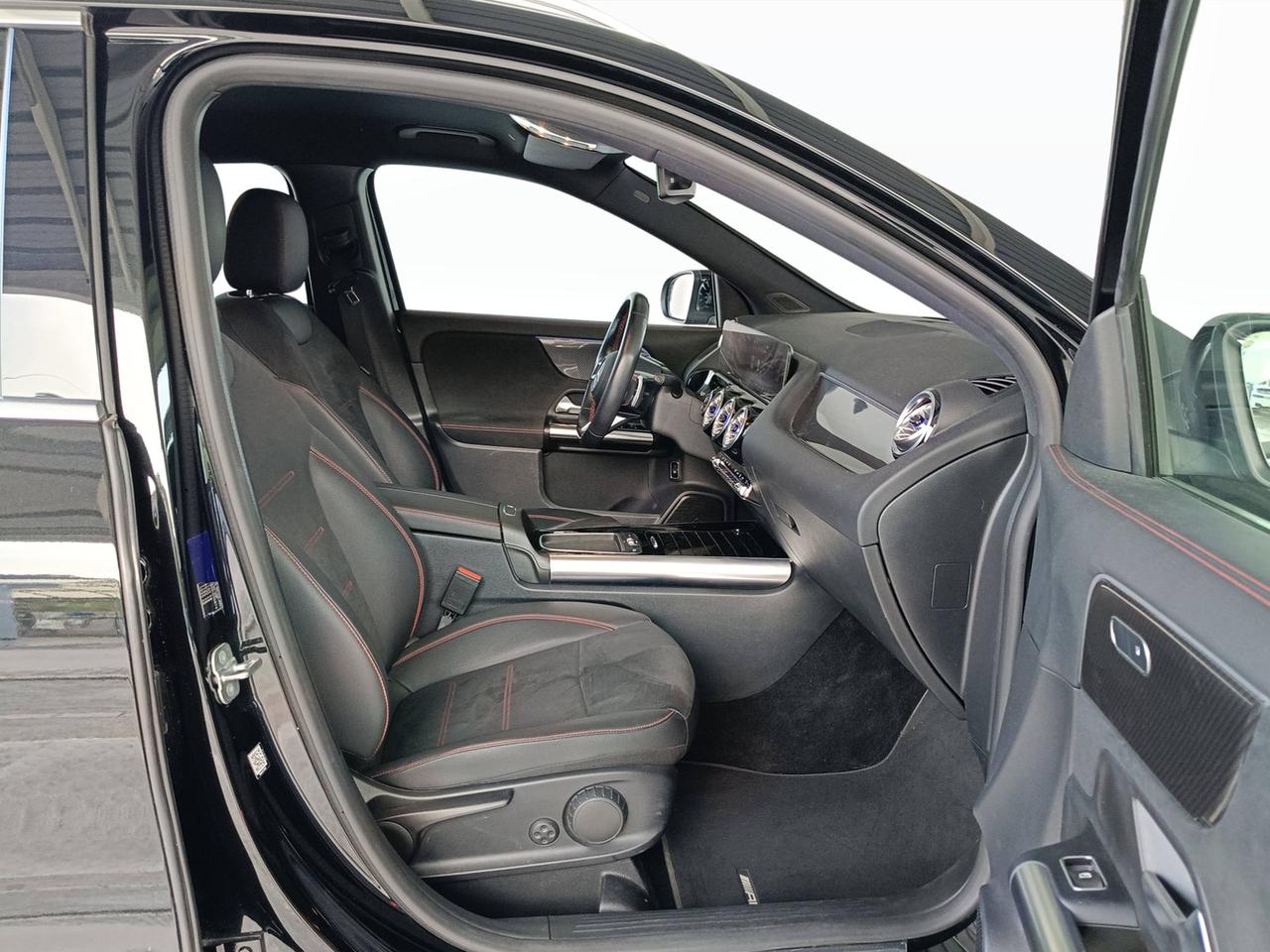 Mercedes-Benz GLA-H247 2023 - GLA 200 d AMG Line Premium auto