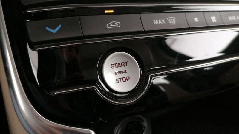 Jaguar XF 2.0d Pure Business edition 180cv