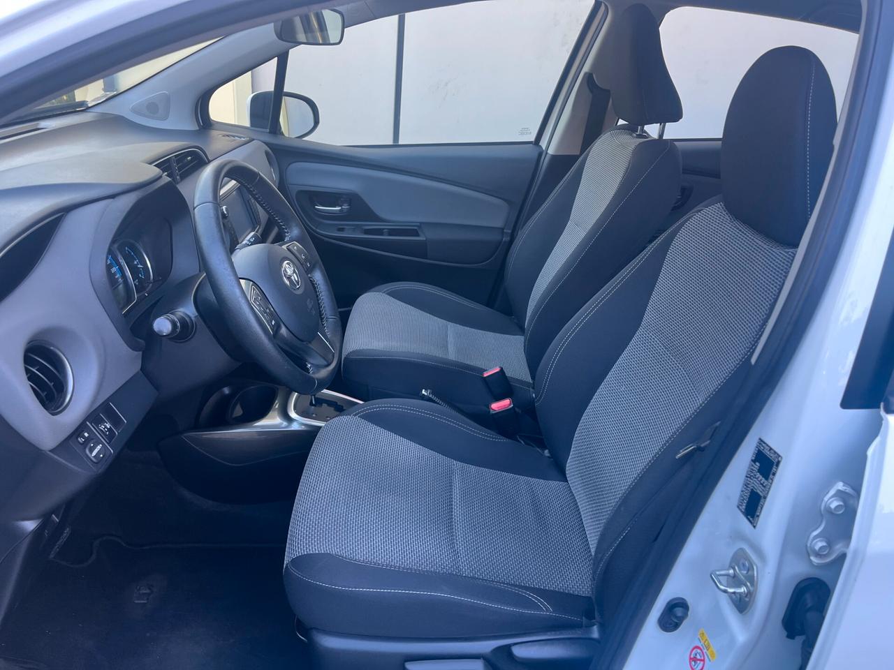 Toyota Yaris 1.5 Hybrid 5 porte AUTOMATICA