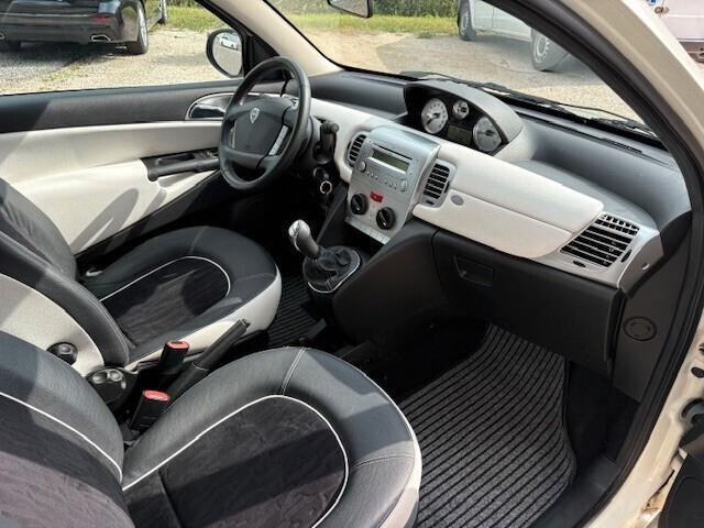 Lancia Ypsilon 1.3 MJT 75 CV Platinum