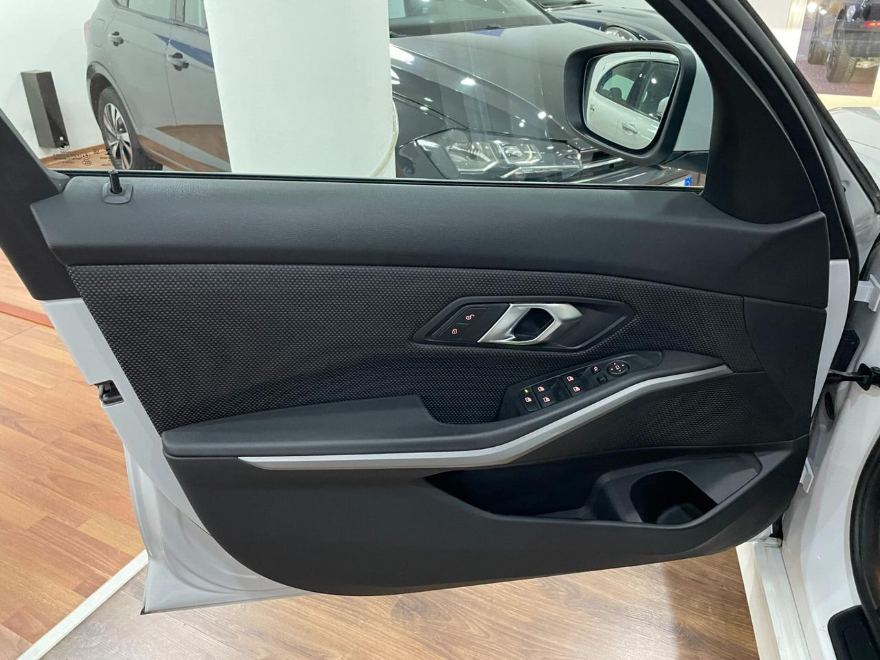 BMW 318D MHEV 48V ADVANTAGE - Luglio 2021