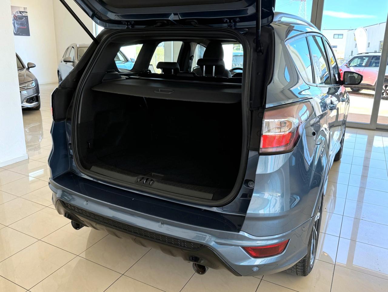 Ford Kuga 2.0 TDCI 120 CV S&S 2WD ST-Line