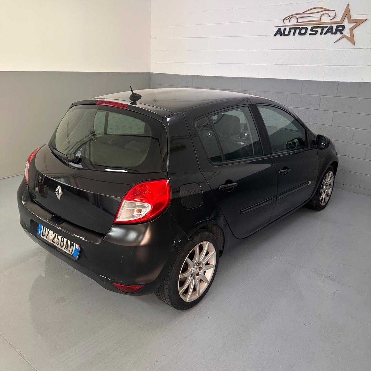 Renault Clio 1.2 16V 5 porte Le Iene NEOPATENTATI