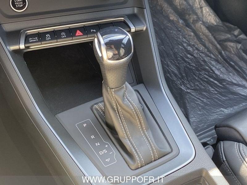 Audi Q3 SPB 35 TDI S tronic Identity Black