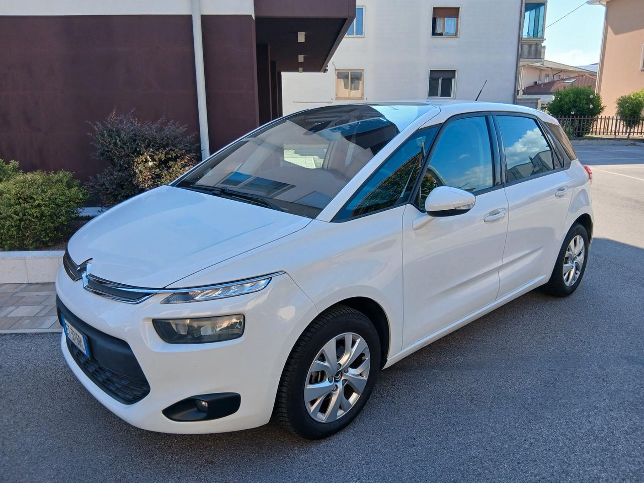 Citroen C4 Picasso 1.6 e-HDi 115 Exclusive TUA a € 199 mese