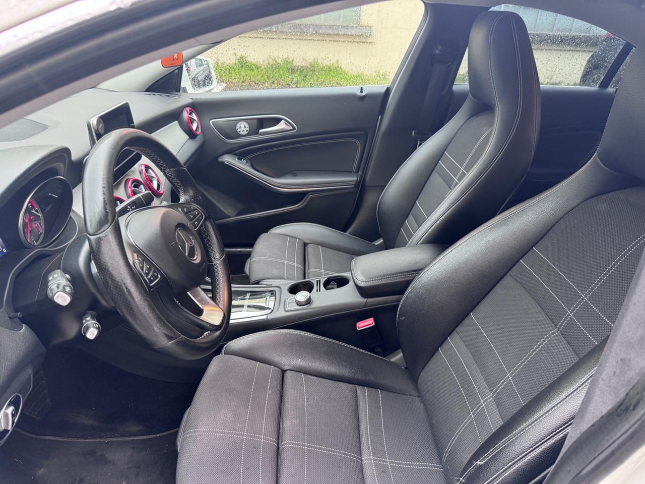 Mercedes-benz CLA 200d Automatico 2016
