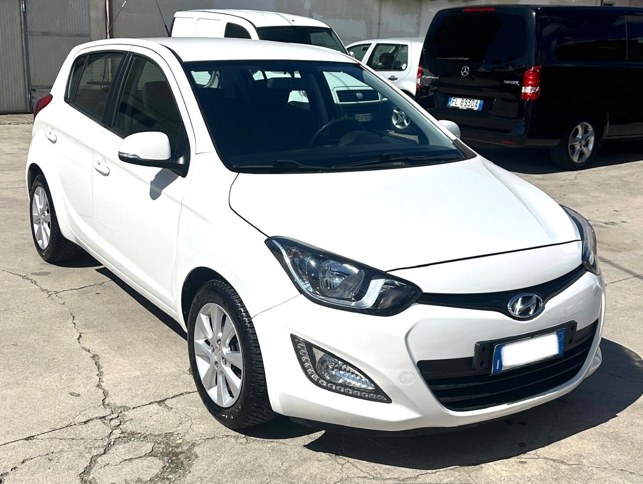 Hyundai i20 1.1 CRDi 75CV 5p. Sound Edition 2013