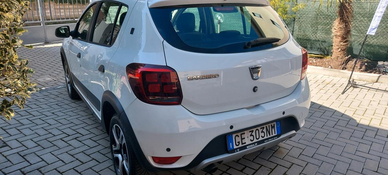 Dacia Sandero Stepway 1.0 TCe 100CV ECO-G 15th Anniversary