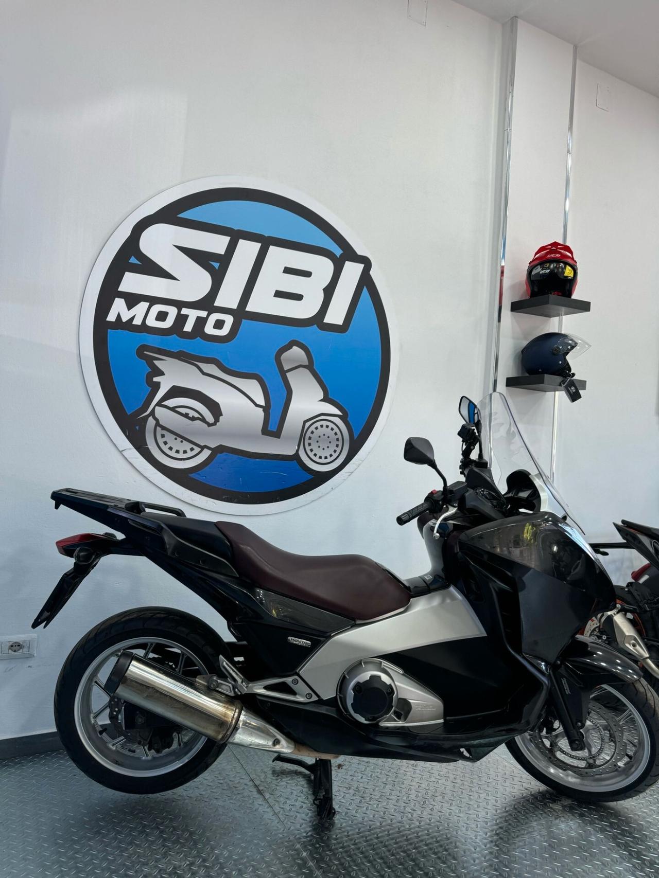 HONDA INTEGRA 700