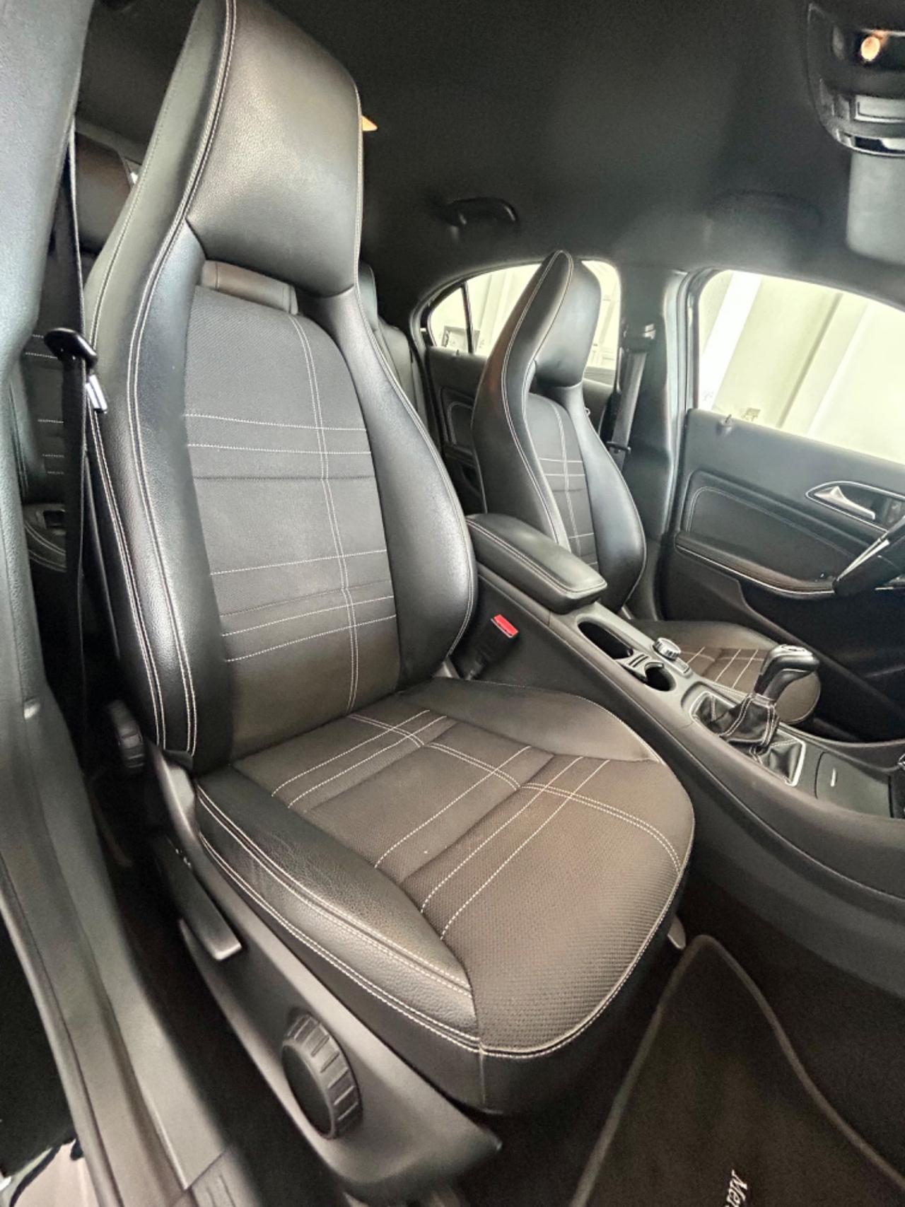 Mercedes classe A 180 d Sport DARK NIGHT finanziabile